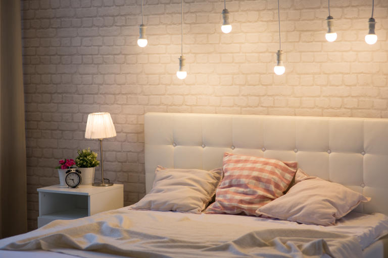 /medias/Lighting-Up-Your-Space.jpeg?context=bWFzdGVyfGltYWdlc3w0ODIxM3xpbWFnZS9qcGVnfHN5cy1tYXN0ZXIvaW1hZ2VzL2g4Ny9oZTkvODg1NDIxMDk2OTYzMC9MaWdodGluZ19VcF9Zb3VyX1NwYWNlLmpwZWd8YTA2ZDMzOTM1NWY4NDczNzU2OWZkMGRiYzIzZWFhMWUxZGUzMTc4OWM2MGJmNjZlNmFiYWI5MTgyN2YwYTAyNw