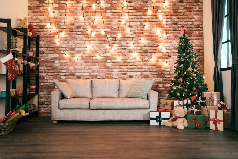 /medias/11-2021-Update-Home-Decor-for-Holidays.f1cb27a519bdb5b6ed34049a5b86e317.jpg?context=bWFzdGVyfGltYWdlc3w4Mjk2NXxpbWFnZS9qcGVnfHN5cy1tYXN0ZXIvaW1hZ2VzL2hkZC9oNGMvODg1NDIxNzE5NTU1MC8xMV8yMDIxLVVwZGF0ZS1Ib21lLURlY29yLWZvci1Ib2xpZGF5cy5mMWNiMjdhNTE5YmRiNWI2ZWQzNDA0OWE1Yjg2ZTMxNy5qcGd8NmYyZmJjOTZkMjVmMjllNWE0YTQ5YjJiMDY0NDU3YTkzZDZiNjEwMGUwZTM3OGZiZTllN2VjOGQ2ZmRmM2JjMQ