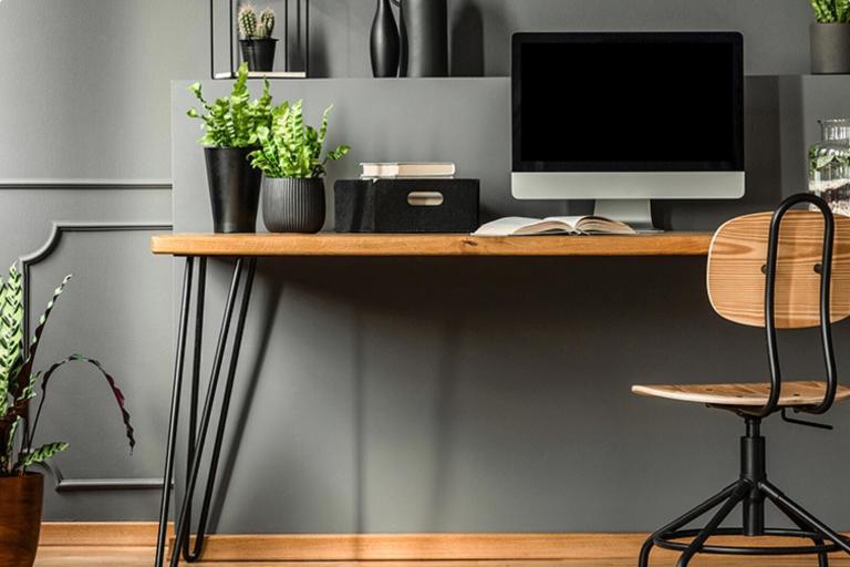 /medias/How-to-Work-from-Home-Comfortably.jpeg?context=bWFzdGVyfGltYWdlc3w0MzkwN3xpbWFnZS9qcGVnfHN5cy1tYXN0ZXIvaW1hZ2VzL2g3NS9oMWMvODg1NDIyMTc4MzA3MC9Ib3ctdG8tV29yay1mcm9tLUhvbWUtQ29tZm9ydGFibHkuanBlZ3w1Nzc4NTY0NDM3MWE2NDI5NGU0NTZlZjIxYmQ0NWQ0NDg5NTc5YTg3OWNiMjIxMTBkYWQ0ZGYyYjE5ZmViMWNm