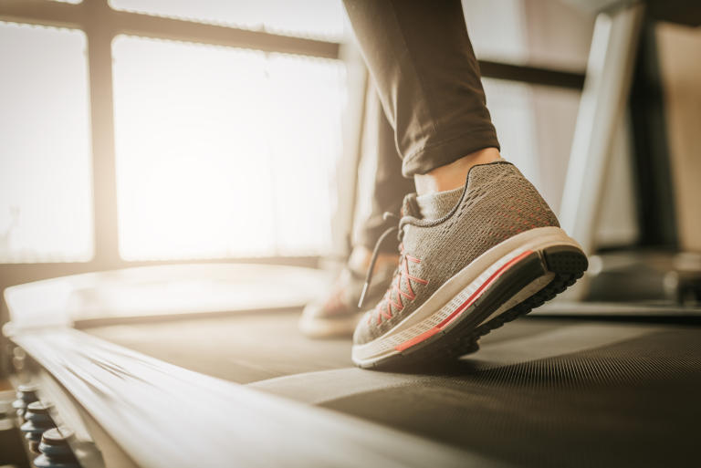/medias/What-is-the-best-low-impact-exercise-equipment-.jpeg?context=bWFzdGVyfGltYWdlc3w0MTYxNnxpbWFnZS9qcGVnfHN5cy1tYXN0ZXIvaW1hZ2VzL2hjMC9oMTUvODg1NDIxMzQ1OTk5OC9XaGF0X2lzX3RoZV9iZXN0X2xvd19pbXBhY3RfZXhlcmNpc2VfZXF1aXBtZW50X18uanBlZ3xkY2QyMWJjZGFkMjcyMmQxN2IyZDI2YjczMmQ4OTk0NDQ1ZDdlMDgzMzZlNTAwOTg1NTFlNGMwOWM3YzRkMDY1